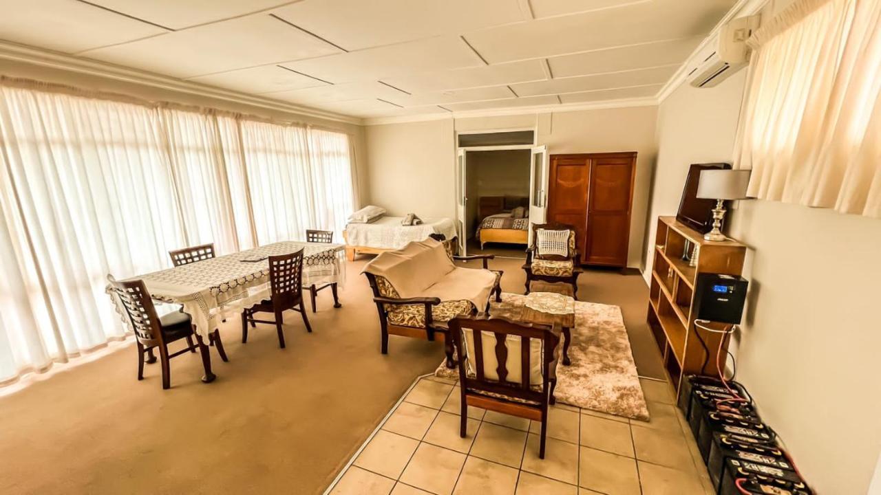 Ladybrand Heritage House ภายนอก รูปภาพ